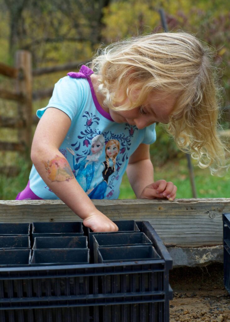 enfant jardinnage